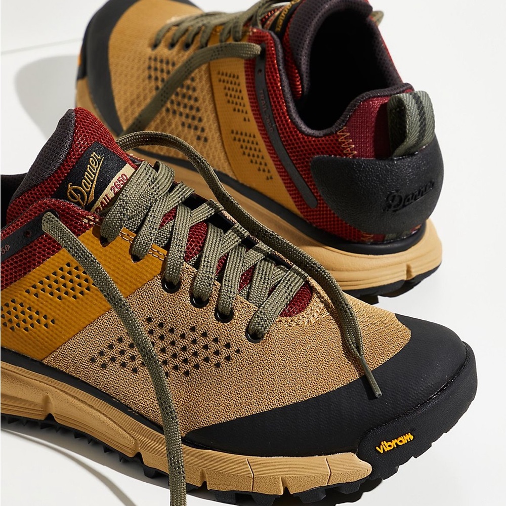 NWOT Danner Trail 2650 Sneakers